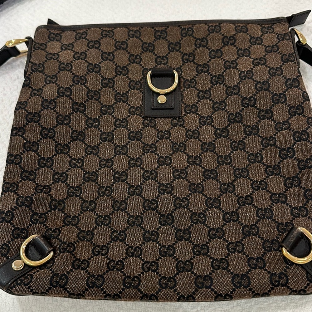 Gucci messenger bag